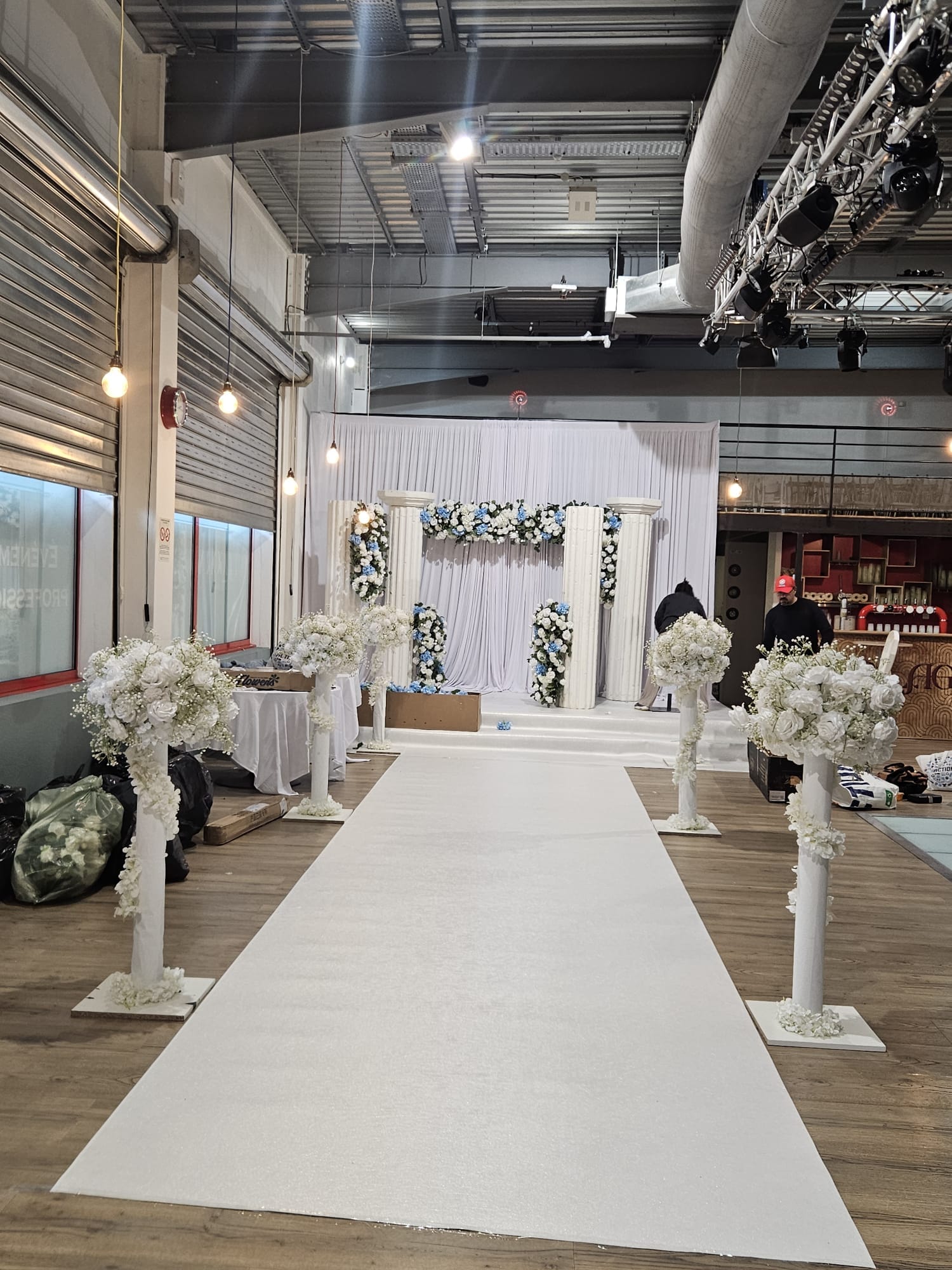 One table, up to 120 guests